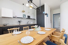 Family Apartment in Center by Renters