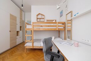 Family Apartment in Center by Renters