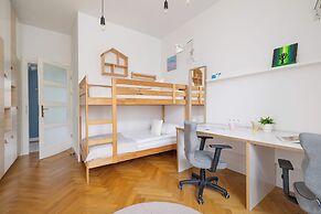 Family Apartment in Center by Renters