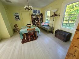 Meta Goldin Farmhouse - Meadow!