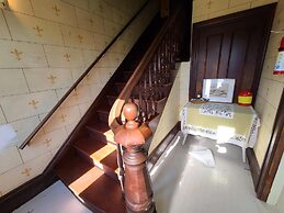 Meta Goldin Farmhouse - Meadow!