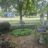 1873 Victorian Rose B & B