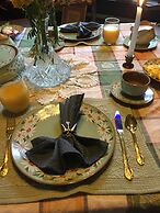 1873 Victorian Rose B & B