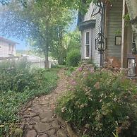 1873 Victorian Rose B & B