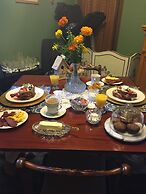 1873 Victorian Rose B & B