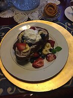 1873 Victorian Rose B & B