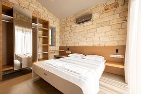 Terra Petra Luxury Villas - Gaia Villa