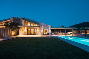 Terra Petra Luxury Villas - Gaia Villa