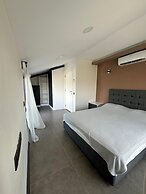 Asya Lara Suite