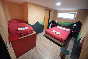 Moving Hostel Travel Bar