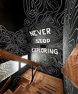 Moving Hostel Travel Bar