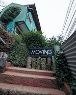 Moving Hostel Travel Bar