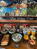 Moving Hostel Travel Bar