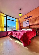 Moving Hostel Travel Bar