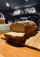 Moving Hostel Travel Bar