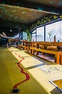 Moving Hostel Travel Bar