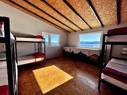 Moving Hostel Travel Bar