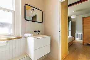 Trendy Southwark Apartment