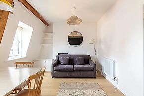 Trendy Southwark Apartment