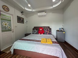 Toraneethai Homestay Amphawa
