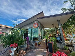 Toraneethai Homestay Amphawa