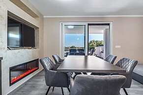 Sauna & Jacuzzi Apartment Rossa