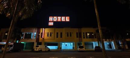 S ROSE HOTEL SEPANG