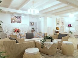 RoomQuest Baan Khun Phra The Iconic