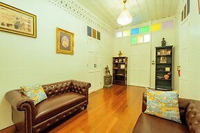 RoomQuest Baan Khun Phra The Iconic