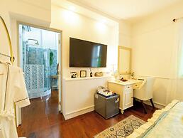 RoomQuest Baan Khun Phra The Iconic