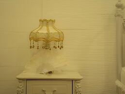 RoomQuest Baan Khun Phra The Iconic