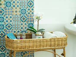 RoomQuest Baan Khun Phra The Iconic