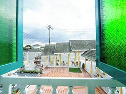 RoomQuest Baan Khun Phra The Iconic