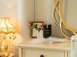 RoomQuest Baan Khun Phra The Iconic