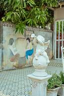 RoomQuest Baan Khun Phra The Iconic