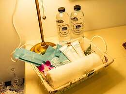 RoomQuest Baan Khun Phra The Iconic