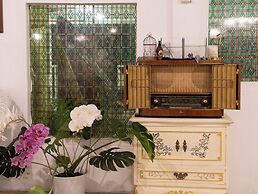 RoomQuest Baan Khun Phra The Iconic