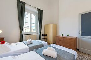 Piazza Colombo House Historic Center