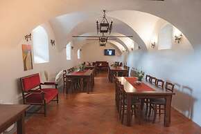 Rooms & Apartments Podsreda Castle