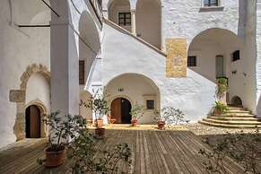 Rooms & Apartments Podsreda Castle