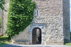 Rooms & Apartments Podsreda Castle