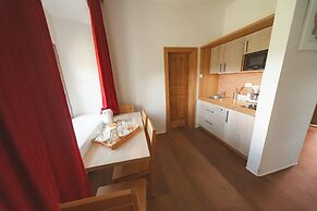 Rooms & Apartments Podsreda Castle