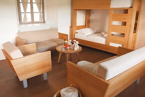 Rooms & Apartments Podsreda Castle