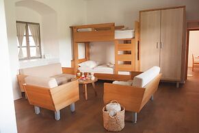 Rooms & Apartments Podsreda Castle