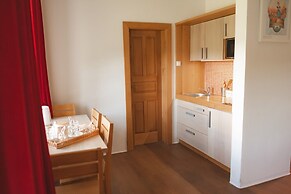 Rooms & Apartments Podsreda Castle