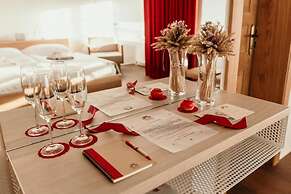Rooms & Apartments Podsreda Castle