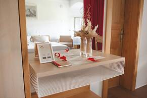 Rooms & Apartments Podsreda Castle
