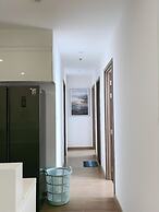 Daisy Homestay - Vinhomes Sky Lake