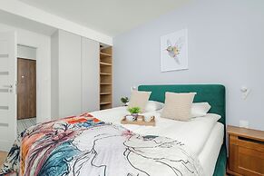 Cozy Apartment for 4 by Renters