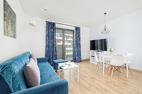 Cozy Apartment for 4 by Renters